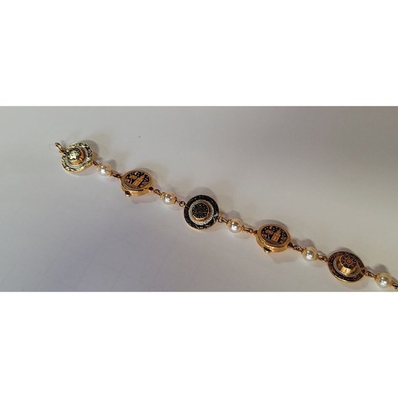 Hat bracelet gold tone. - Picture 2 of 4